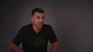 Lee más sobre el artículo Jorge Perona: la otra cara del fútbol formativo y la presión de la élite